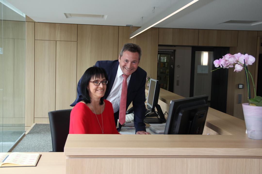 Haupteingang des Landratsamtes präsentiert sich in neuem Ambiente