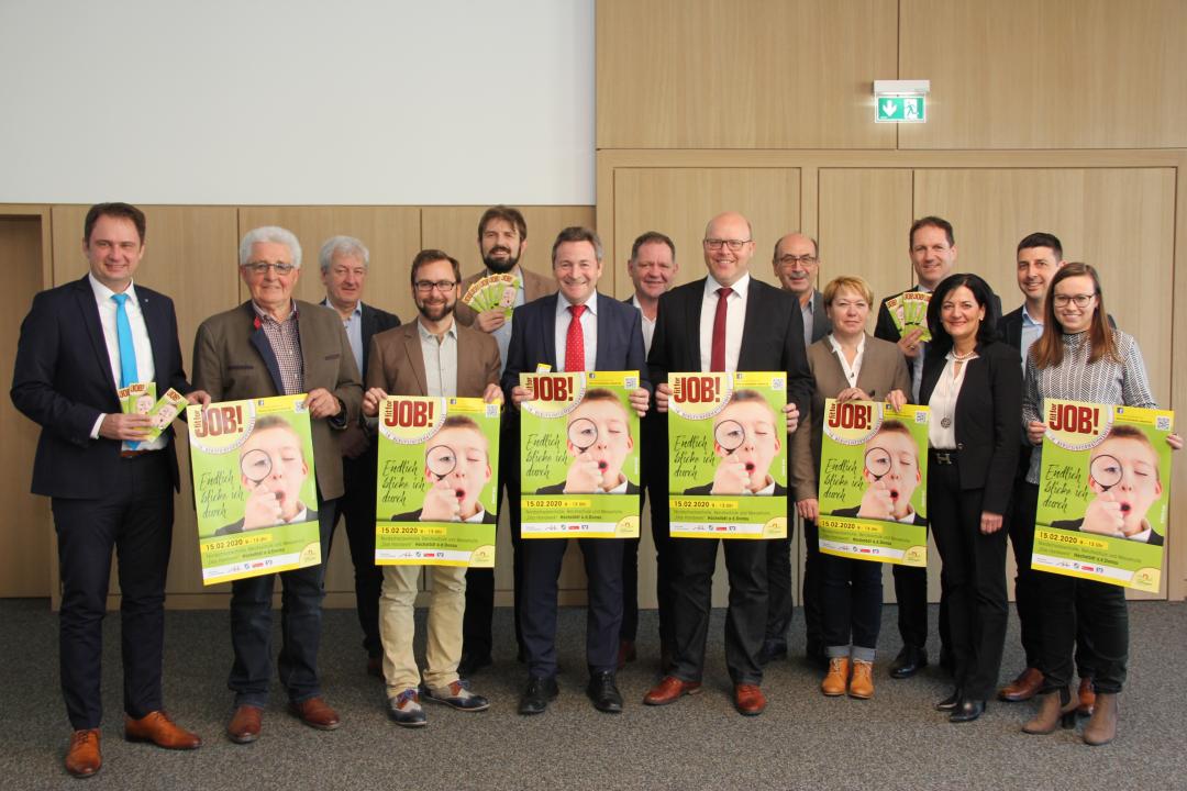 Die Akteure rund um die Fit for Job haben heute die Werbemittel für die Berufsmesse vorgestellt. 