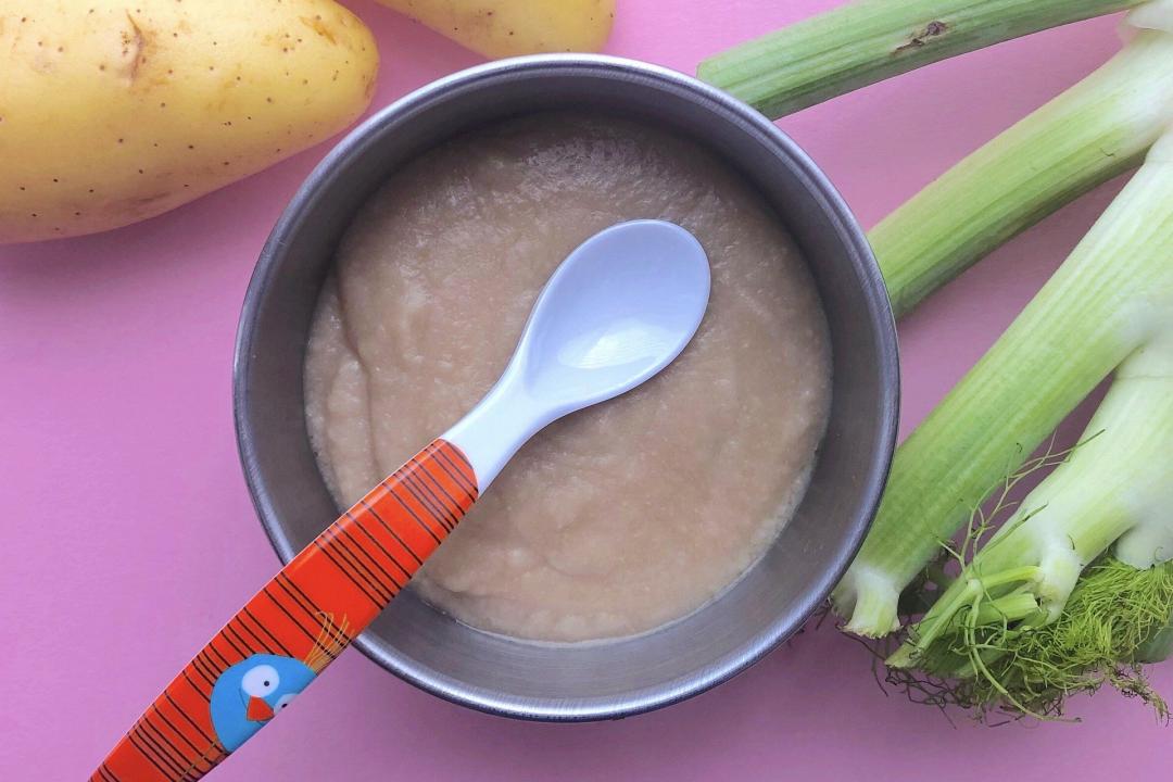 Das Bild zeigt eine Schüssel Babybrei.