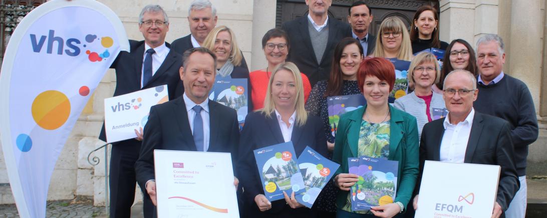 vhs DonauZusam holt sich Qualitätssiegel