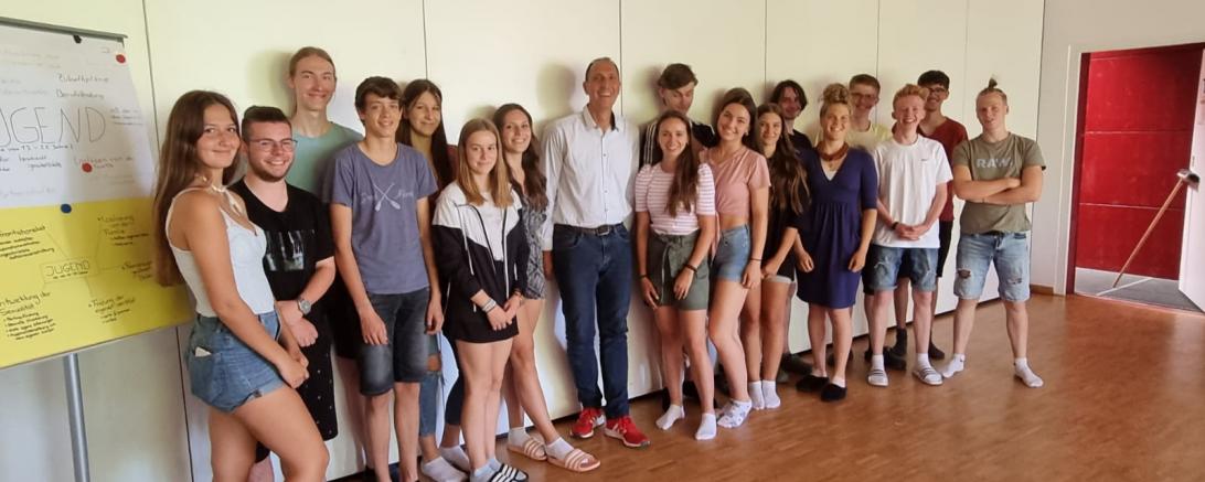 MdB Christoph Schmid zu Besuch an der Montessori-FOS Wertingen.